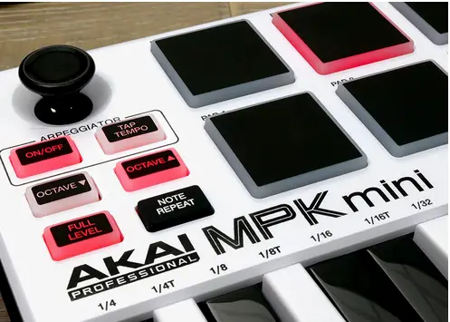 Akai Professional MPK Mini MKII Joystick