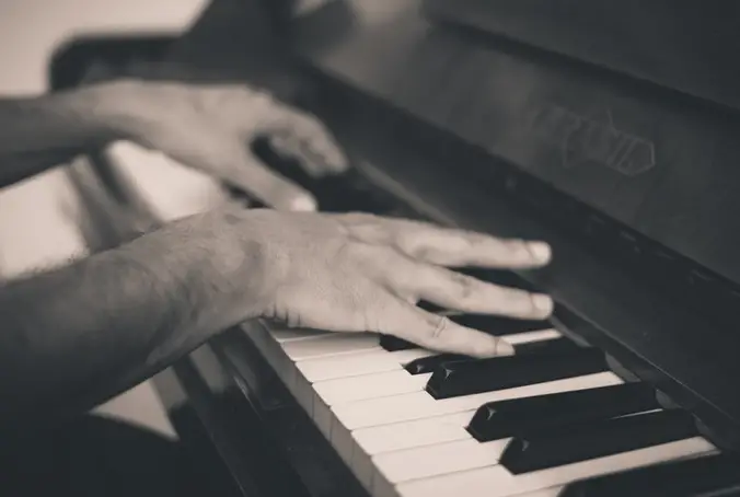 Best Digital Piano Under 300